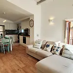 Luxury House Daire *