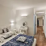 Daire Luxury House
